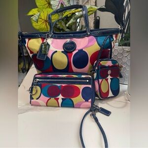 Coach Signature Scarf Print Multicolor Satin Logo 2 Piece Set